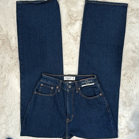 NWT Abercrombie & Fitch The 90s Relaxed Jean High Rise Dark Wash size 00 - Picture 7 of 8
